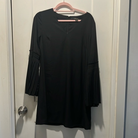 Cynthia Steffe Dresses & Skirts - Cynthia Steffe LBD with amazing sleeves!